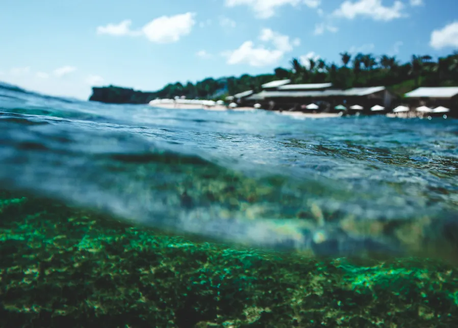 排煙や油流出がなく、環境にも配慮。ブルーインフラの保全や拡大に貢献する用途にも。